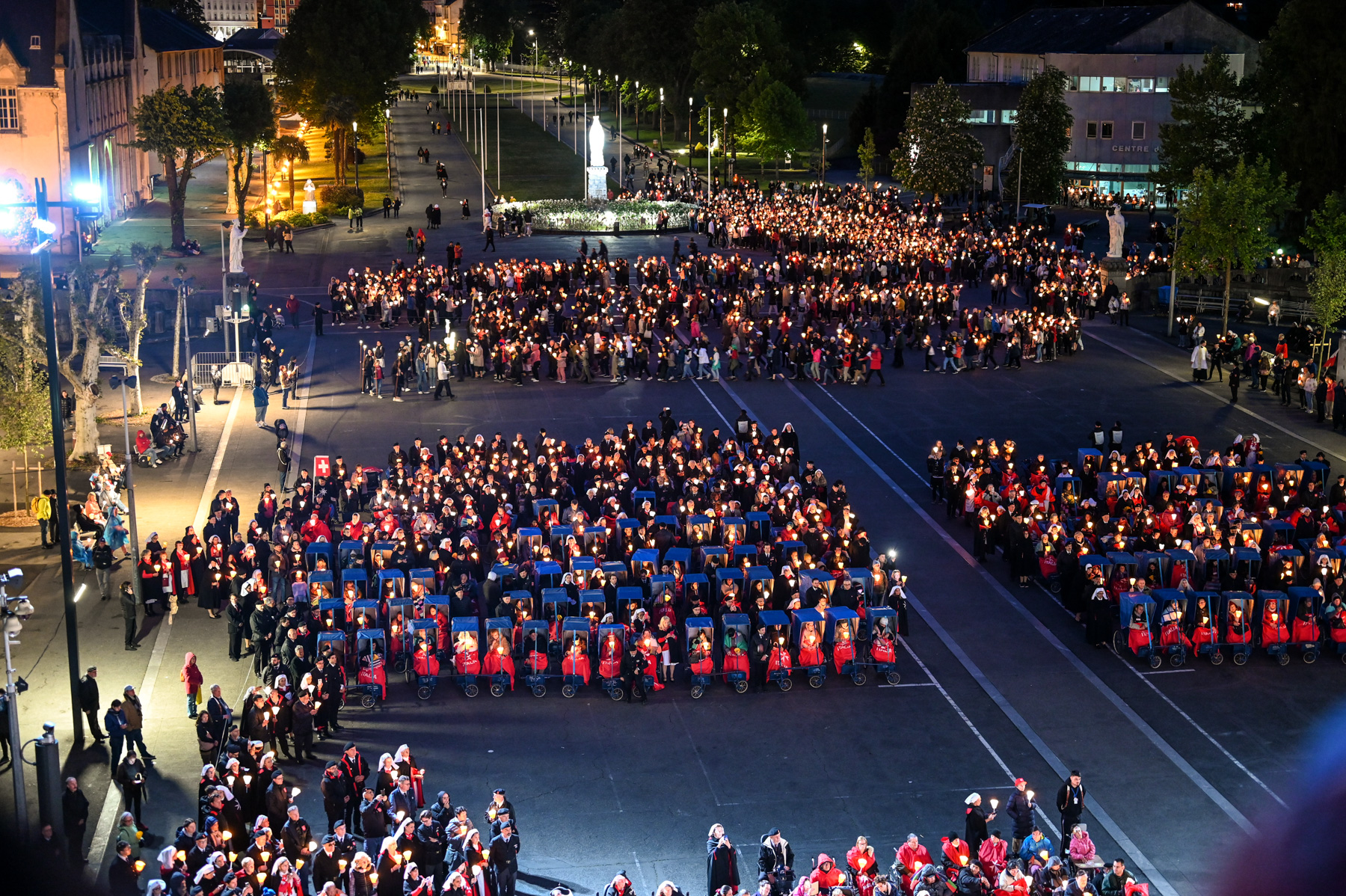 The streets of Lourdes flooded with the Order of Malta’s pilgrims’ uniforms